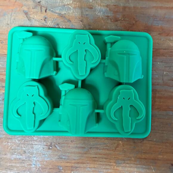 Lot Of 8 STAR WARS Silicone Ice Trays Baking Molds Chocolate Jello Candy Mold - Picture 9 of 11